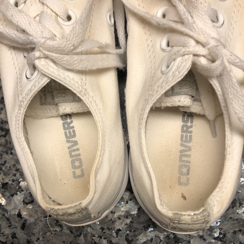 Converse All-Star Chuck Taylor Lo Glitter Toe Sneakers - Picture 12 of 17